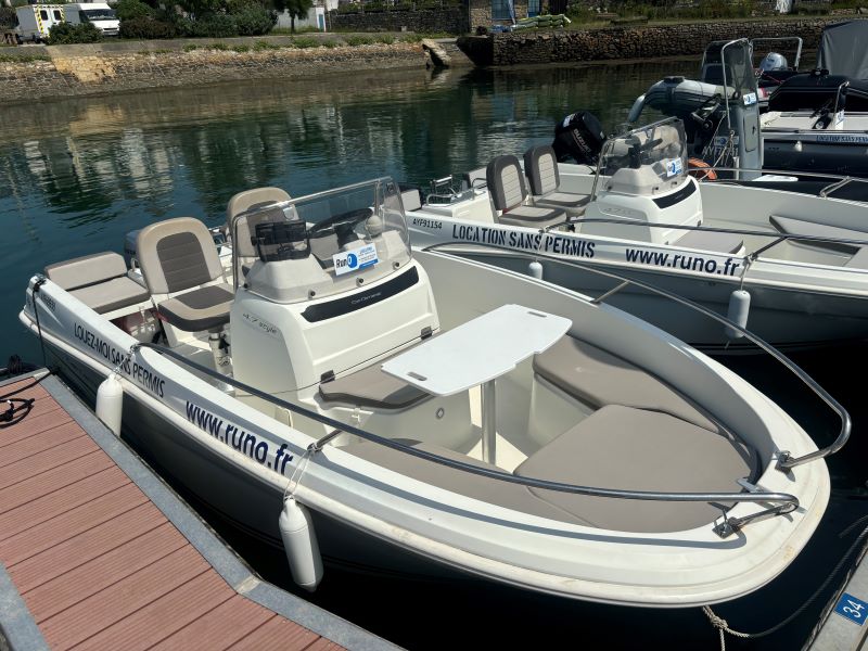 Location bateau sans permis cap camarat 4.7 CC