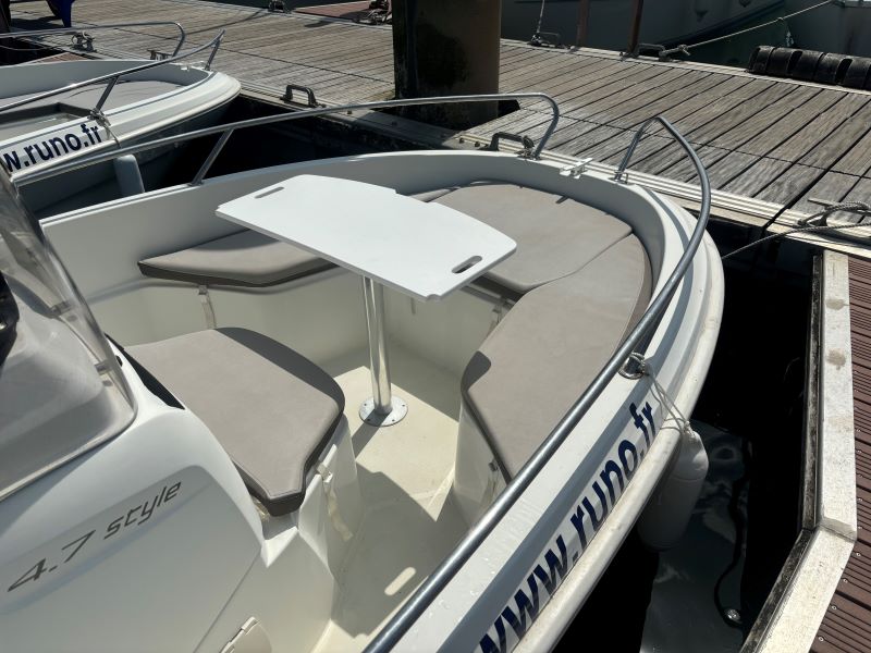 Location bateau sans permis cap camarat 4.7 CC